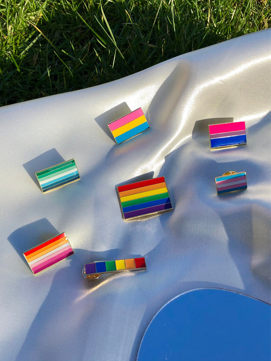 Pride Flagge Pin, Pride Flag Buttons, LGBTQ+ Pins